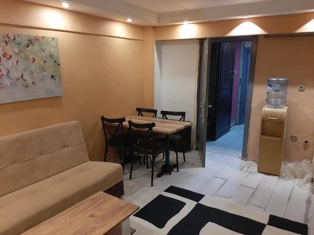 Mert Apartman * Istanboel